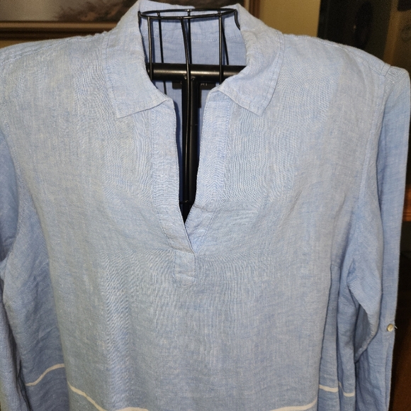 Tahari Linen Blouse Tunic Pastel Blue Roll-up Sleeves Full Button Front Vee Neck - Picture 5 of 10